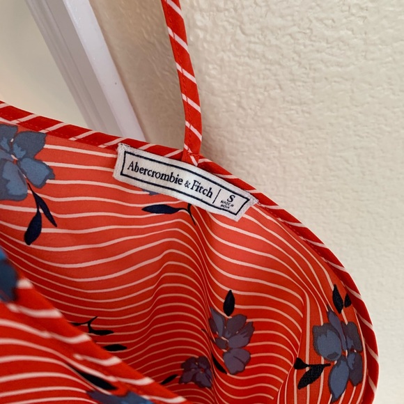 Abercrombie & Fitch Red patterned tank - Picture 4 of 4